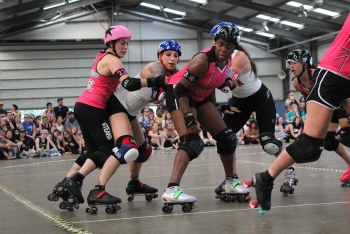 Team USA vs London Brawling - Roller Derby